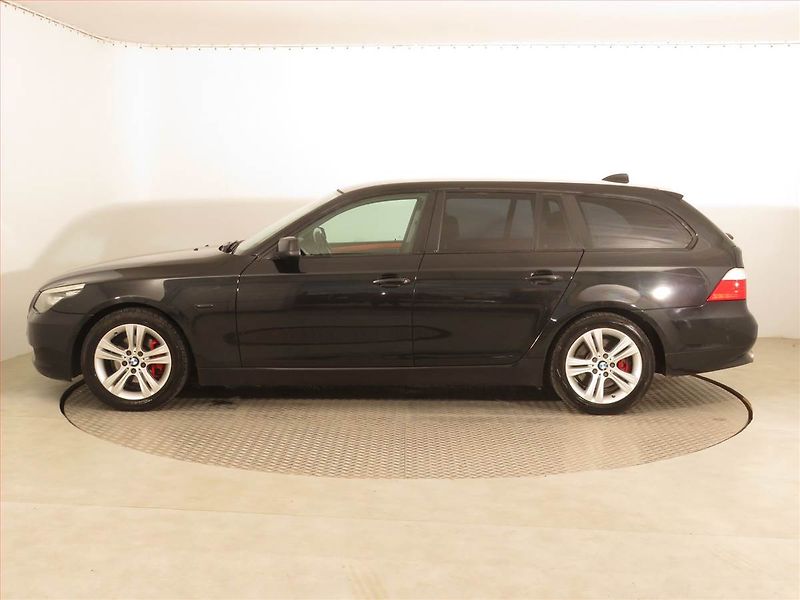 BMW Řada 5 (2009) 520d, Automat, Navi, Tempomat - fotka 3 z 15