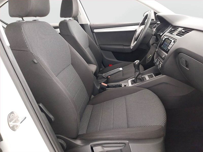 Škoda Octavia (2015) Ambition 1.6 TDI, po STK - fotka 9 z 17