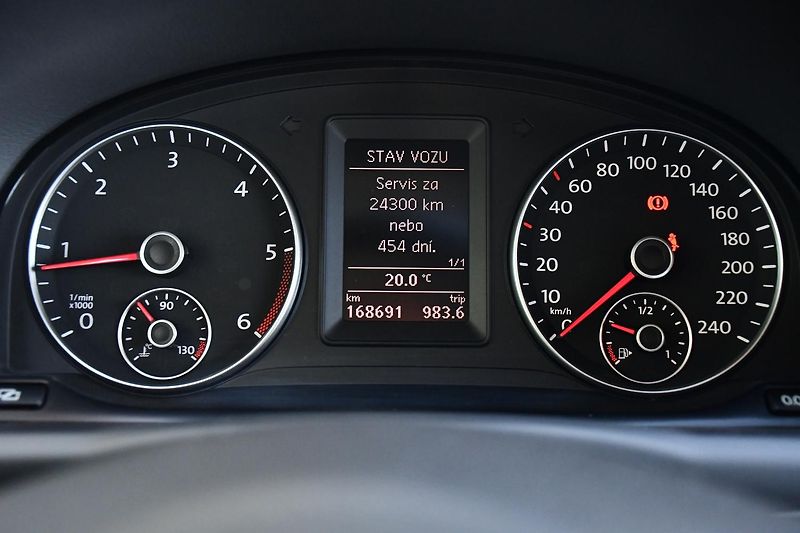 Volkswagen Touran 1.6TDi 77kW TAŽNÉ  - fotka 31 z 45