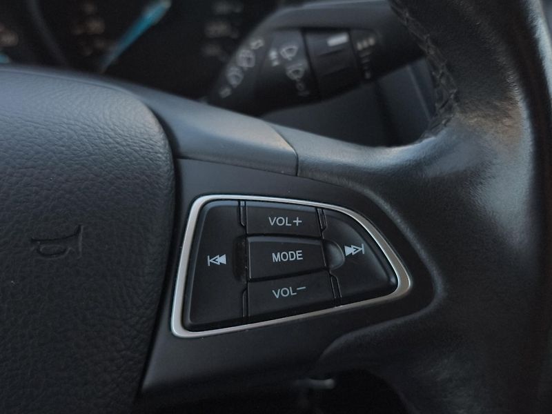 Ford Focus (2015) TREND SPORT 1.0 92kW, ČR, Tažn - fotka 12 z 20