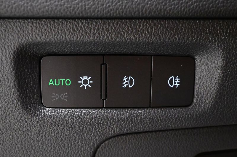 Škoda Octavia 2,0 TDI 110kW DSG StyleTažné Z - fotka 27 z 33