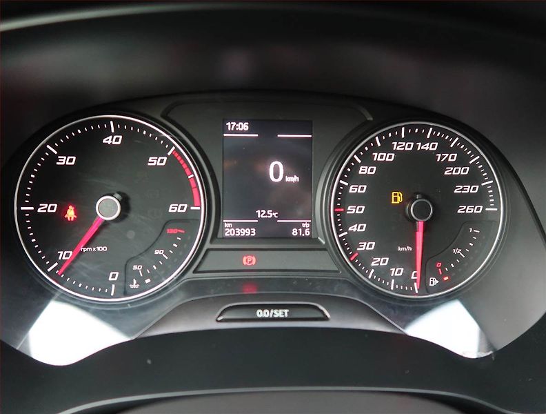 Seat Leon (2015) 1.6 TDI, 4X4, Serv.kniha - fotka 11 z 13