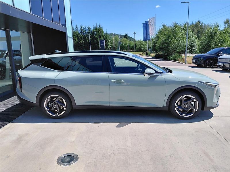 Kia K4 (2026) 1,6   T-GDI SW 7DCT TOP,17,HK - fotka 4 z 16