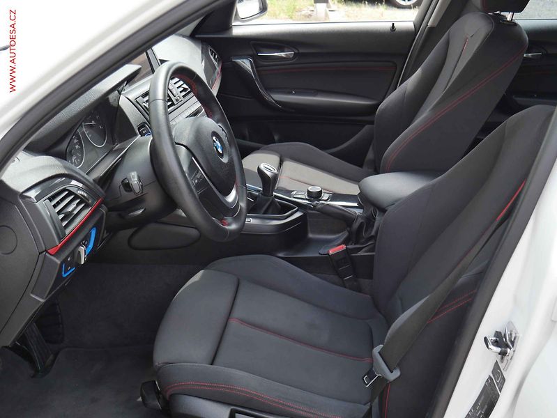 BMW Řada 1 (2012) 2.0D 116d, ČR, Bixen, park - fotka 9 z 22