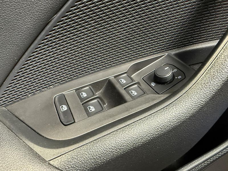 Škoda Octavia 2.0 TDI 85kW Ambition Combi - fotka 8 z 14