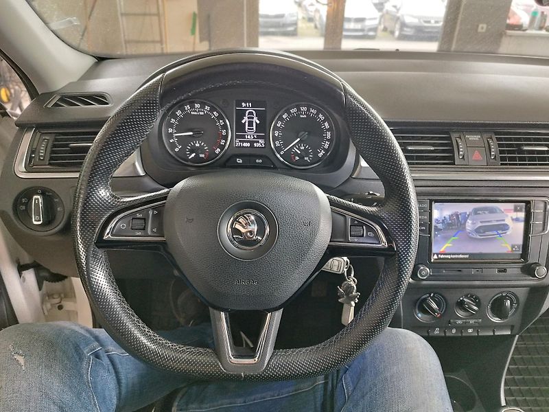 Škoda Rapid (2014) 1,6TDI,66KW,ALU,TAŽNÝ,TOP - fotka 23 z 27