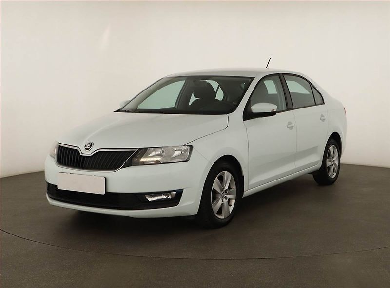 Škoda Rapid (2017) 1.0 TSI, Park. senzory - fotka 2 z 13