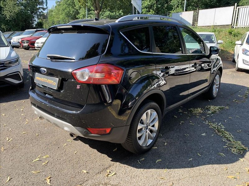Ford Kuga 2,0 TDCI 4x4 - fotka 8 z 21