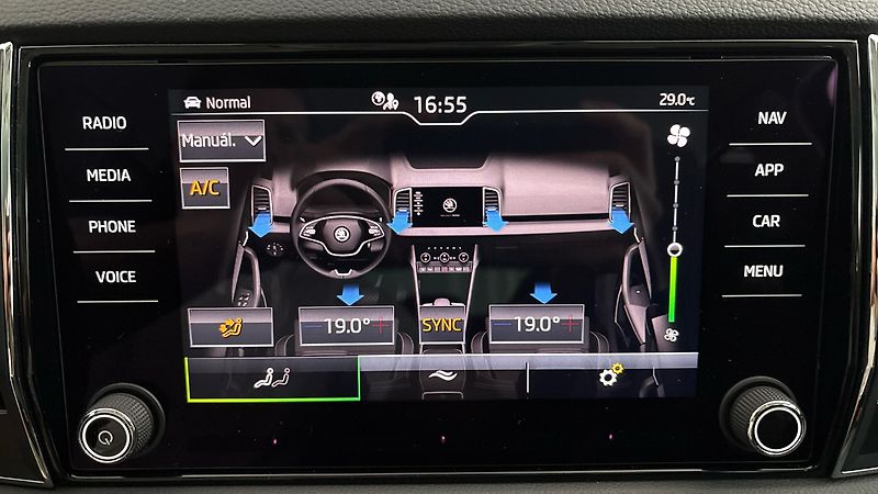 Škoda Karoq 2.0 TDI DSG Style - fotka 26 z 28