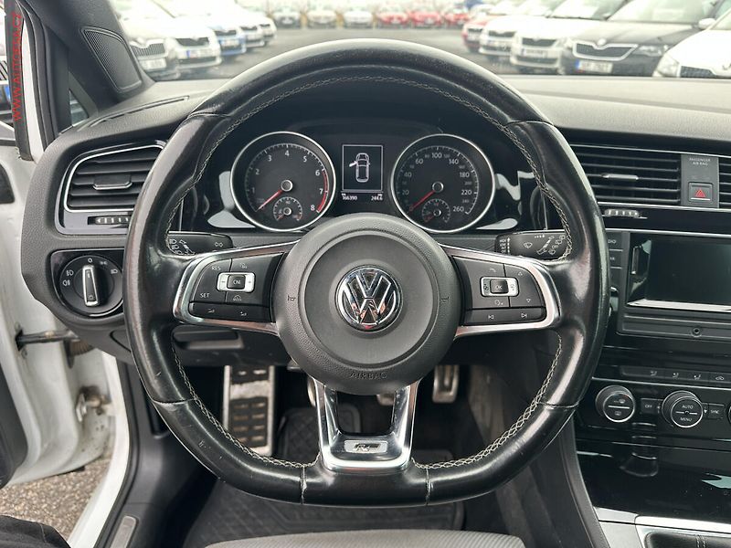 Volkswagen Golf (2014) 1.2TSI, R-Line - fotka 11 z 21