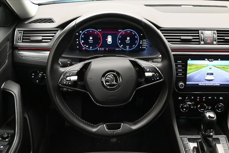 Škoda Superb 2,0 TDI 110 kW DSG Style Záruk - fotka 17 z 31