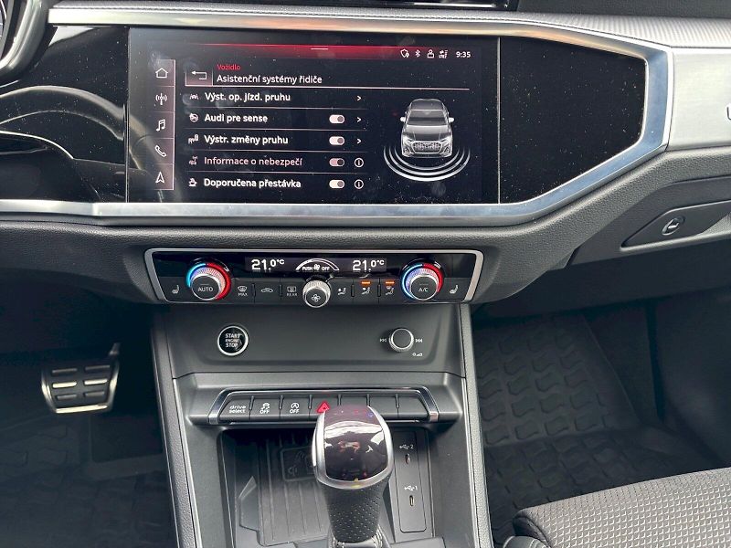 Audi Q3 (2021) Sportback S LINE 45 TFSI 180 K - fotka 9 z 28