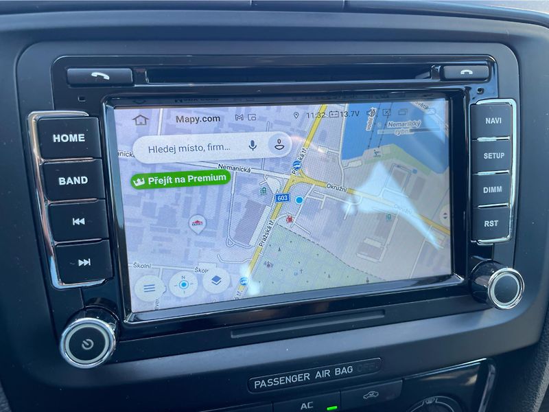 Škoda Superb COMBI 2.0 TDi COMFORTLINE - fotka 18 z 25
