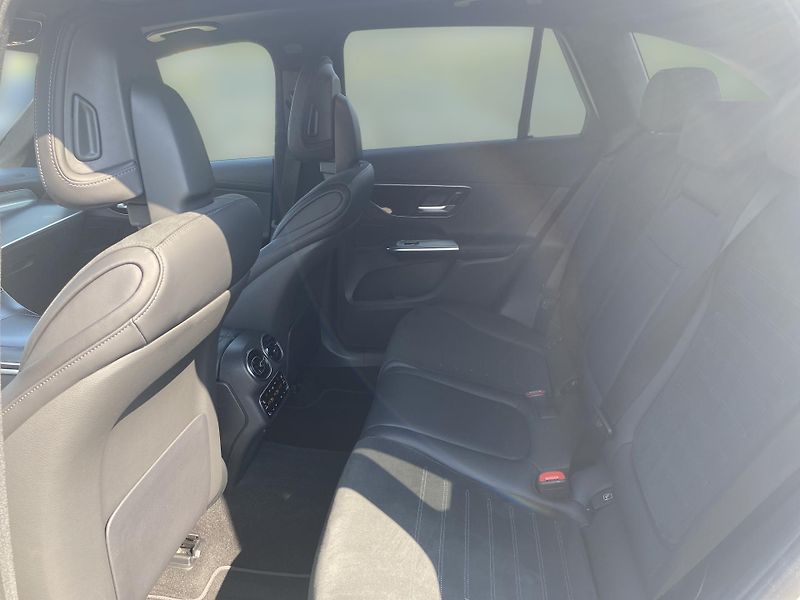 Mercedes-Benz GLC 220d 4M AMG PANORAMA - fotka 14 z 25