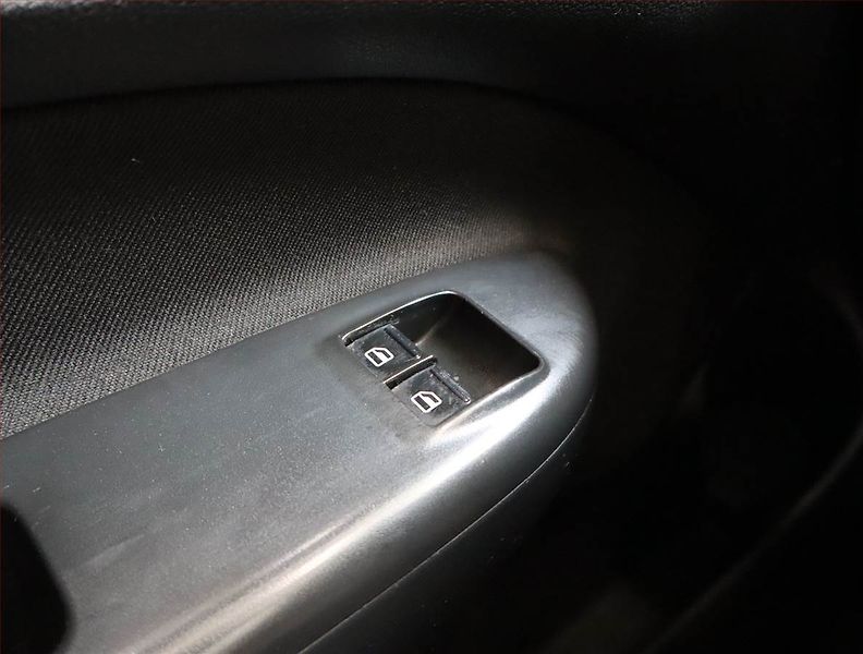 Škoda Octavia (2011) 1.6 TDI, nová STK, servisované - fotka 13 z 16