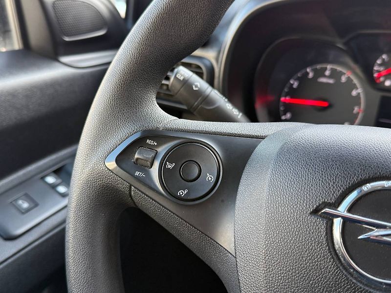 Opel Combo (2020) 1.5 CDTi 75 kW - fotka 18 z 22