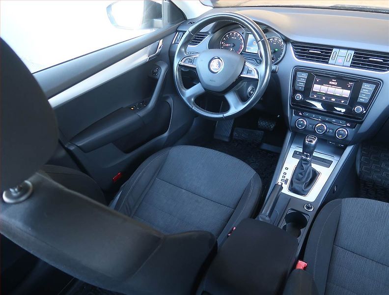 Škoda Octavia (2014) Ambition 2.0 TDI, Automat - fotka 7 z 18