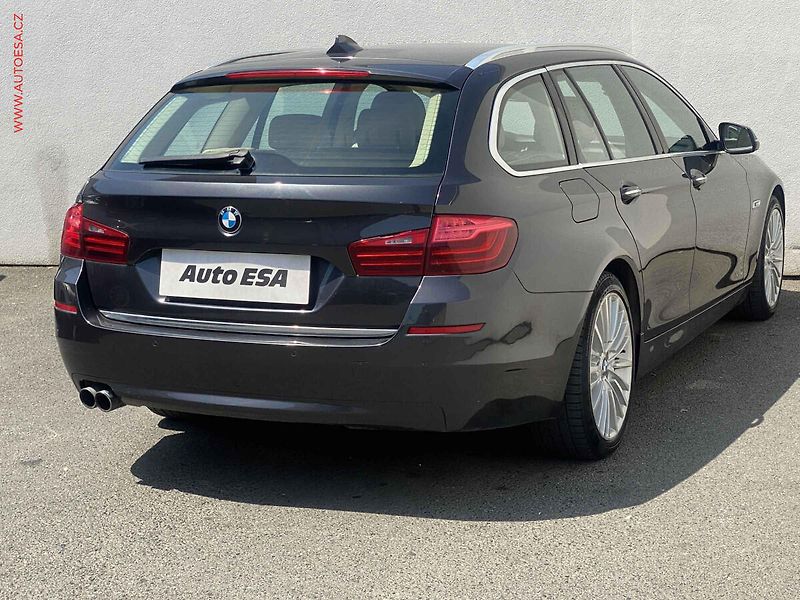 BMW Řada 5 (2014) 2.0D 525D, Luxury, Navi, Kůže - fotka 4 z 18