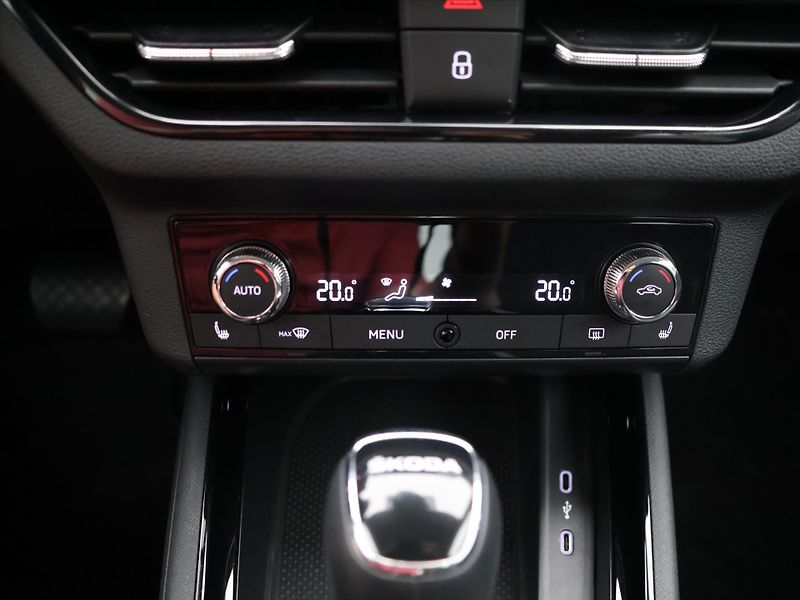 Škoda Kamiq 1,5 TSI 110kW Style DSG CZ 1.m - fotka 18 z 28