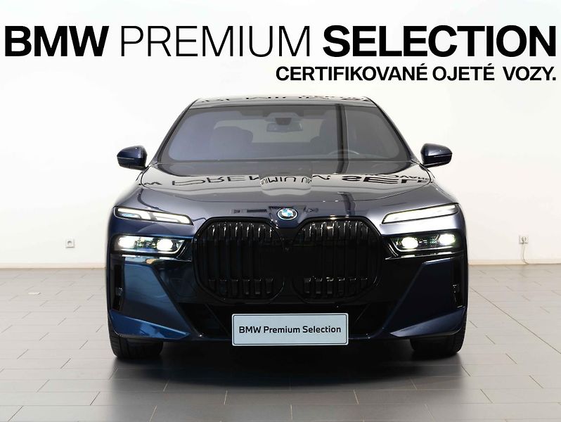 BMW Řada 7 750e xDrive - fotka 2 z 22