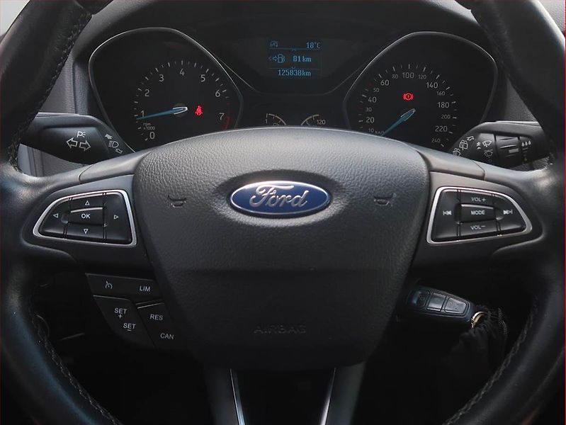 Ford Focus (2015) 1.0 EcoBoost, Tempomat - fotka 13 z 14