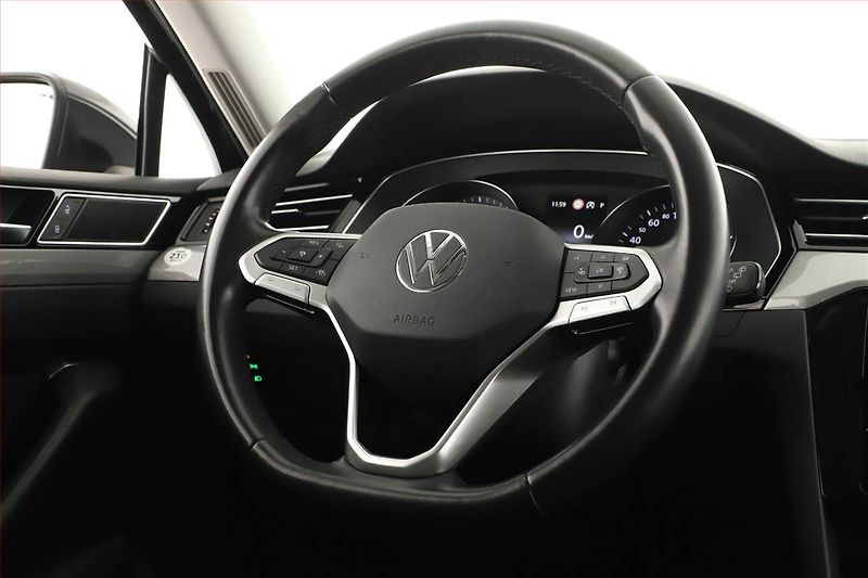 Volkswagen Passat (2023) 2.0 TDI, Automat, Navi - fotka 16 z 22