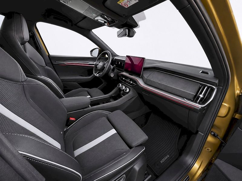 Škoda Kodiaq (2026) SPORTLINE 4X4 TD 142/2.0 A7A - fotka 23 z 57