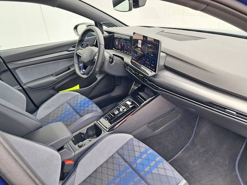 Volkswagen Golf Variant (2026) R-Performance package 2.0 TSI - fotka 21 z 30