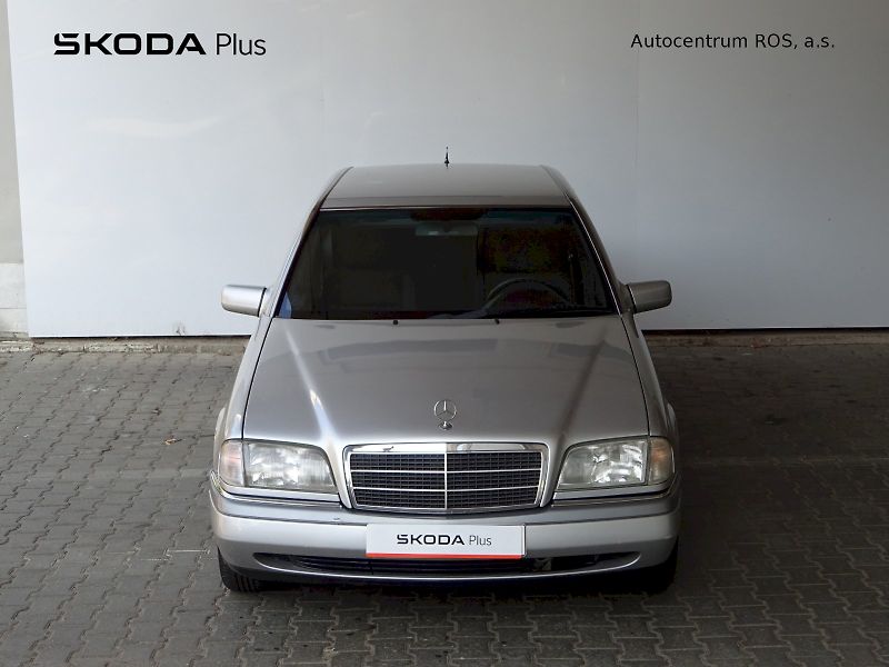 Mercedes-Benz Třídy C (1995) 180 Elegance - man. převodovka - fotka 4 z 20