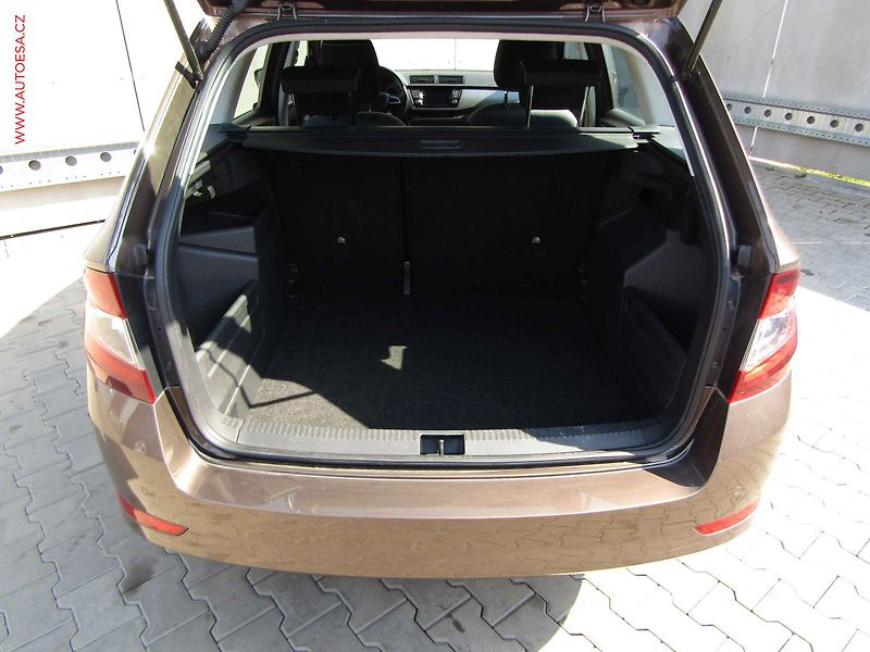 Škoda Fabia (2020) 1.0 TSi, 1.maj,ČR, Style, - fotka 7 z 21