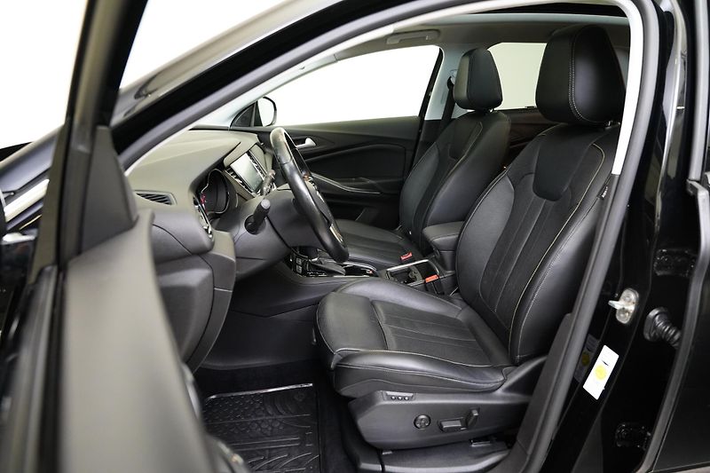 Opel Grandland X - fotka 11 z 27