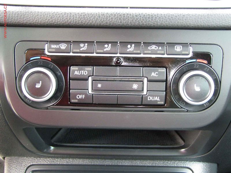 Volkswagen Tiguan (2011) 2.0 TDi 4x4, DSG, kůže, AC - fotka 11 z 18
