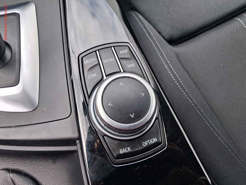 BMW Řada 3 (2018) 1.5T 318i, Sport Line, AT - fotka 15 z 22