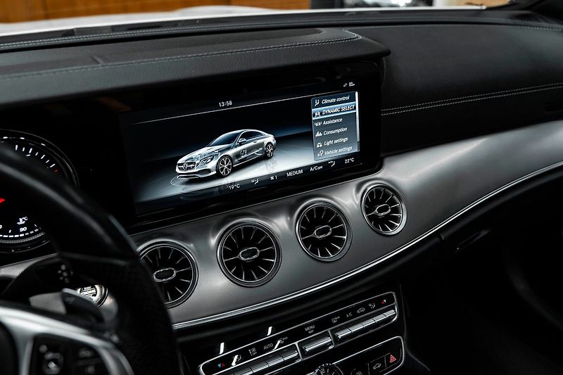 Mercedes-Benz Třídy E - fotka 10 z 18