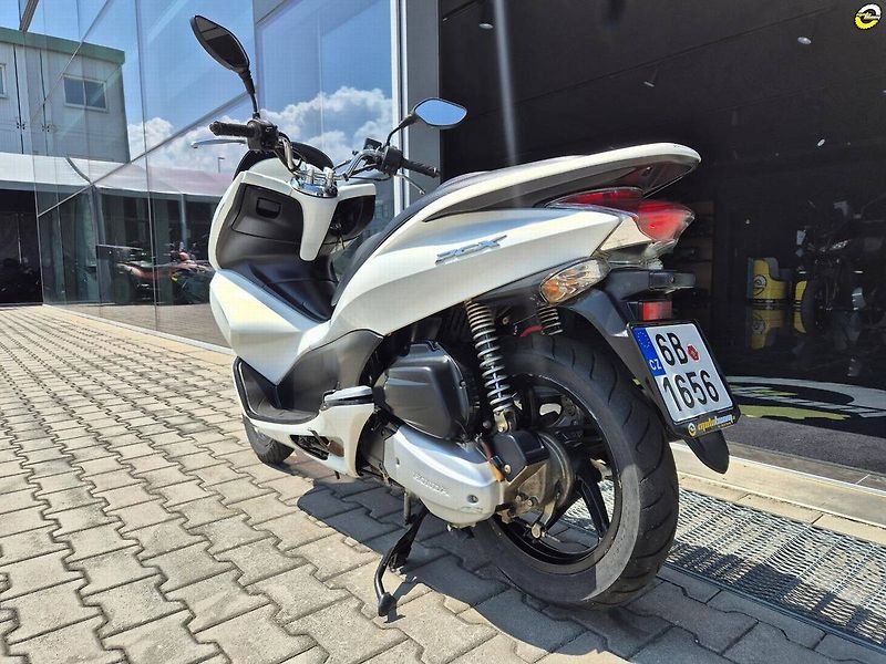 Honda PCX 125 (2011) - fotka 6 z 24