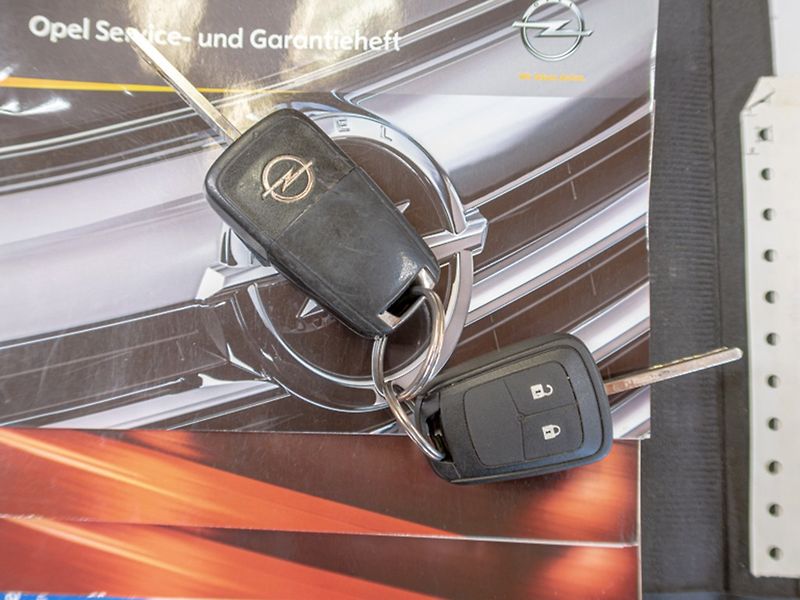 Opel Astra (2012) 1.4i 16V 74KW – SERVISKA - fotka 45 z 45