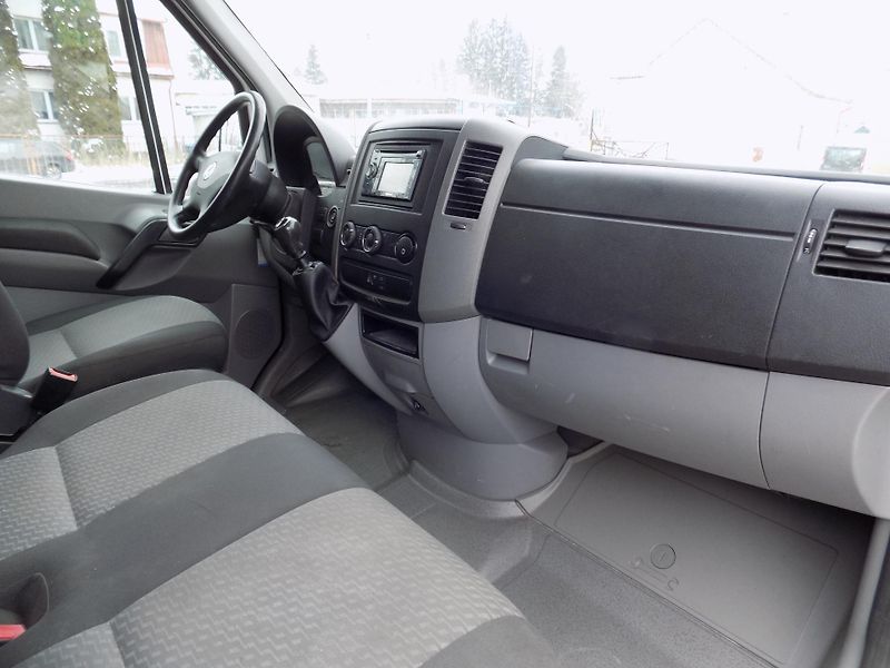Volkswagen Crafter (2013) 2 0 120KW L2H2 SERVISKA - fotka 30 z 43