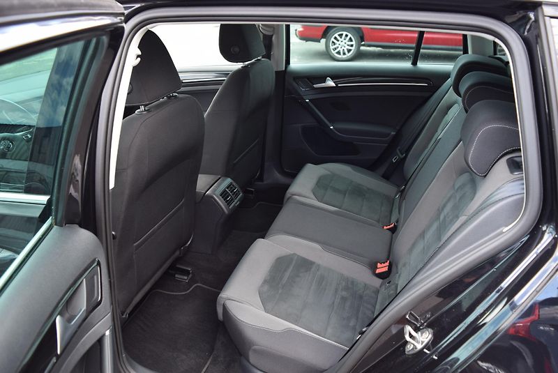 Volkswagen Golf Variant (2020) 1.5TSI 110kw HLBMT TAŽ LED KAM - fotka 14 z 49