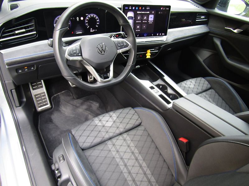 Volkswagen Passat Variant (2024) 2.0 TDI 110kW DSG ACC - fotka 13 z 47