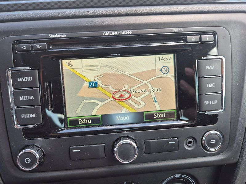 Škoda Rapid (2015) Ambition 1.2 TSI 63 kW 5°manuá - fotka 22 z 27