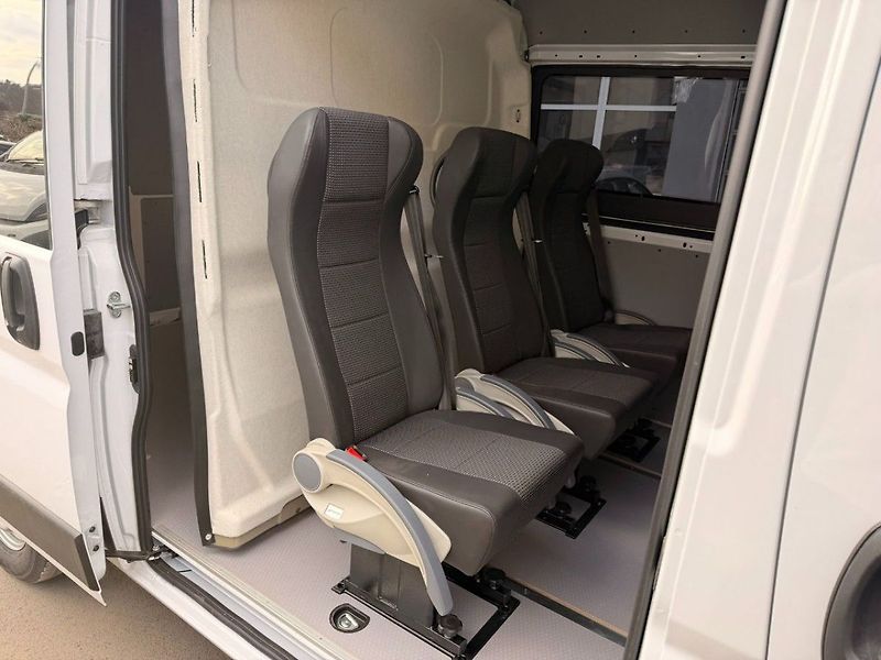 Fiat Ducato 2.2 MTJ 140k L2H2 - 6 míst - s - fotka 13 z 14