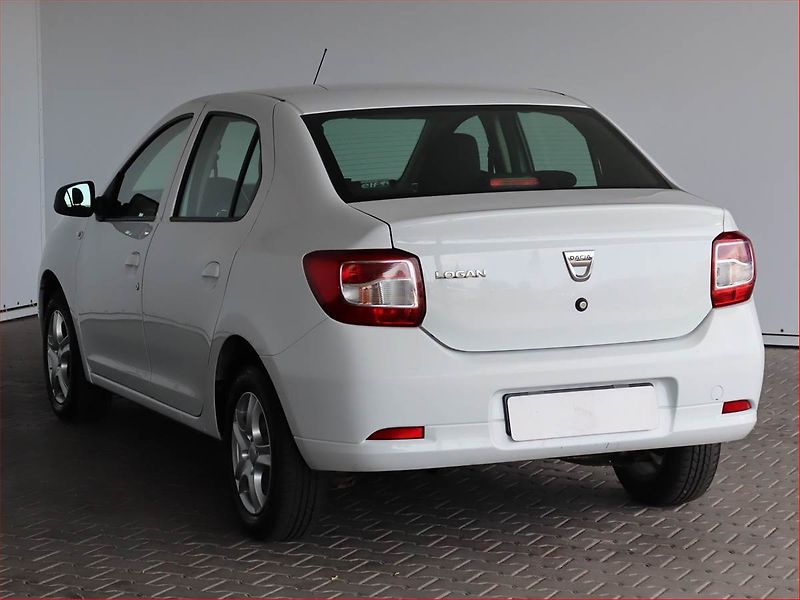 Dacia Logan (2015) 1.2 16V, Navi - fotka 4 z 18
