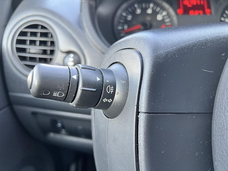 Renault Clio 1.2i 55kw ABS KOUPENO V ČR  - fotka 12 z 29