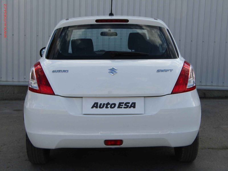Suzuki Swift (2011) 1.2i - fotka 5 z 15