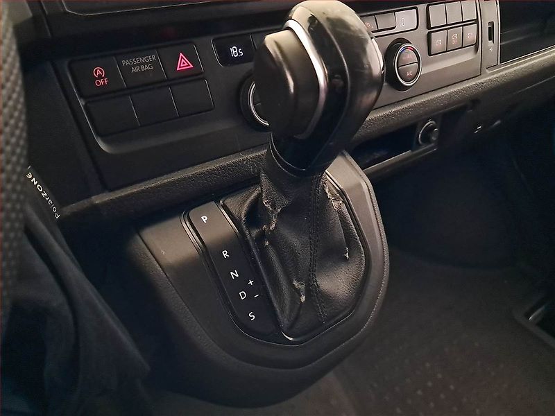 Volkswagen Caravelle (2015) Comfortline 2.0 TDI - fotka 12 z 17