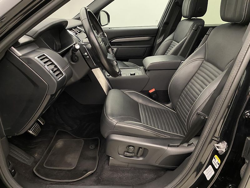 Land Rover Discovery D250 R-DYNAMIC SE AWD AUT 7m - fotka 3 z 52