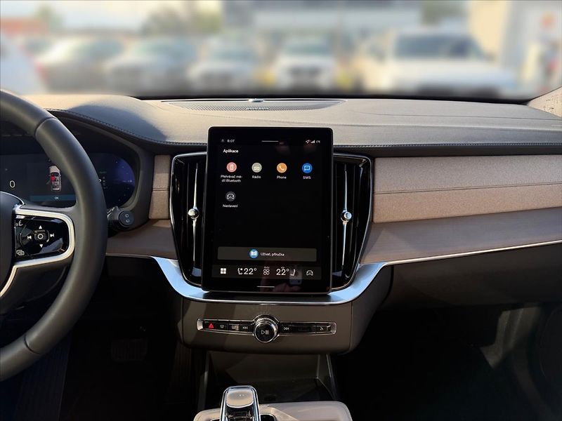 Volvo XC90 (2026) 2,0 T8 Plus Dark  2330 - fotka 9 z 13