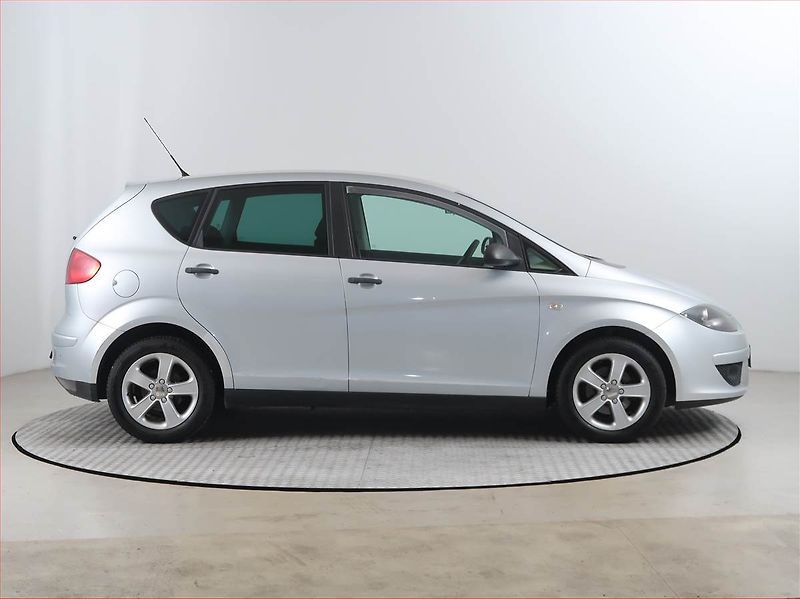 Seat Altea (2007) 1.6, nová STK, za super cenu - fotka 6 z 14
