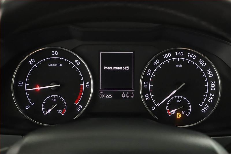 Škoda Superb (2018) 2.0 TDI, Automat, Navi - fotka 9 z 15