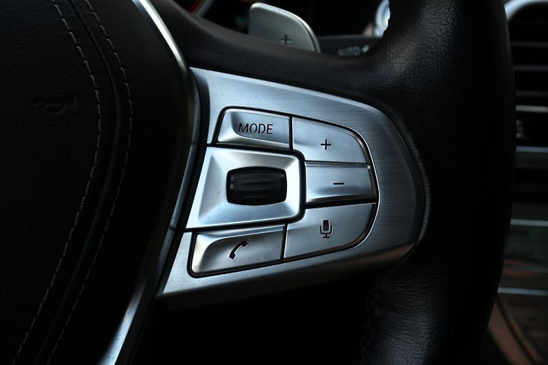 BMW Řada 7 740d xDrive, Laser, Ventilace - fotka 13 z 42